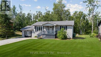 40 Greenwood Crescent in Kawartha Lakes, ON - Building Photo