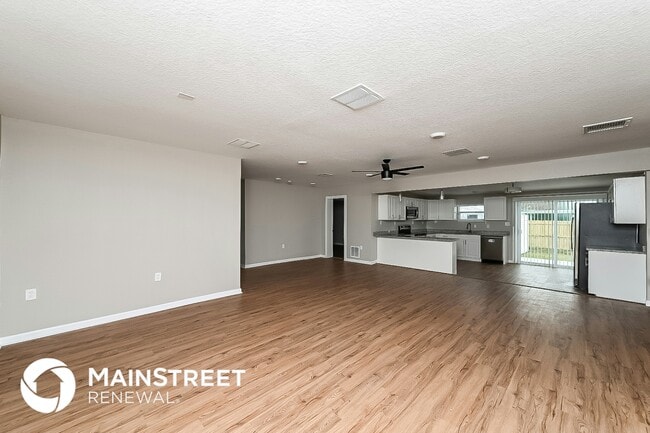1449 Dartmouth Dr
