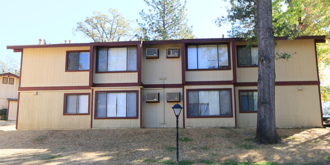 Ridgecrest Apartments in Placerville, CA - Building Photo - Building Photo