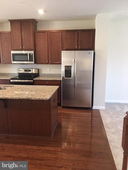 172 Mulberry Dr in Malvern, PA - Building Photo