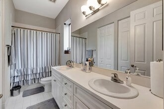 2500 Venetian Ct in Boynton Beach, FL - Foto de edificio - Building Photo