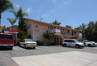 Mission Bay Towers in San Diego, CA - Building Photo - Building Photo