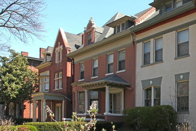 1467 St James Ct in Louisville, KY - Foto de edificio - Building Photo