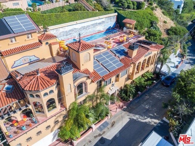9170 Thrasher Ave in Los Angeles, CA - Building Photo - Building Photo
