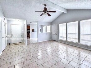6319 Glenhagen Dr in Houston, TX - Building Photo - Building Photo