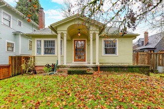 3033 NE 12th Ave in Portland, OR - Building Photo - Building Photo