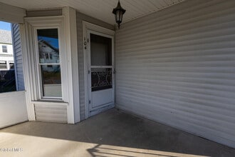 104 Lawrence St in Glens Falls, NY - Building Photo - Building Photo