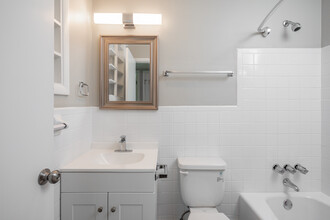 Retreat at Hermitage in Hermitage, TN - Building Photo - Interior Photo