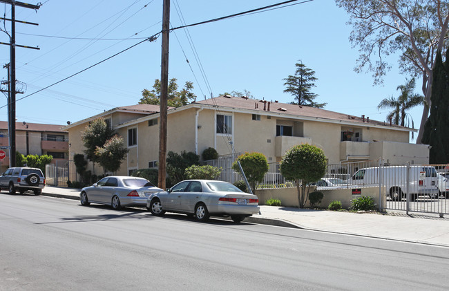 7300 Valmont St in Tujunga, CA - Building Photo - Building Photo