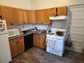 666 W Oakdale Ave in Chicago, IL - Building Photo - Building Photo