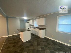 6527 Tareyton Rd in Fayetteville, NC - Building Photo - Building Photo