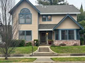 2723 Donner Way in Sacramento, CA - Building Photo