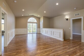 The Grand in Grand Blanc, MI - Building Photo - Interior Photo