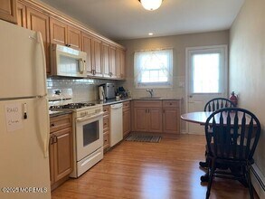 16 Banning Ct in Toms River, NJ - Building Photo - Building Photo