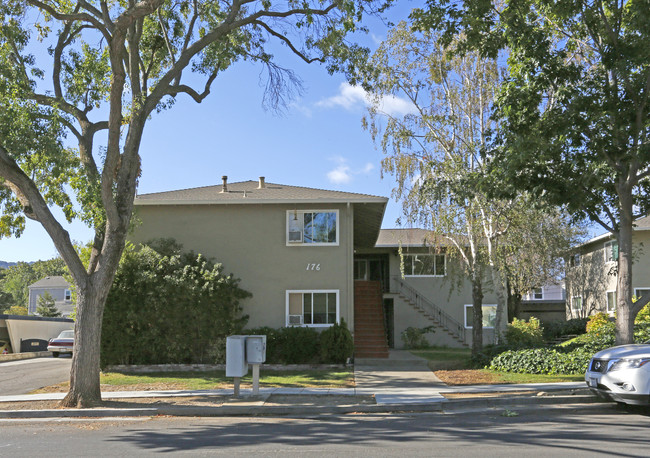 176 Towne Ter in Los Gatos, CA - Foto de edificio - Building Photo