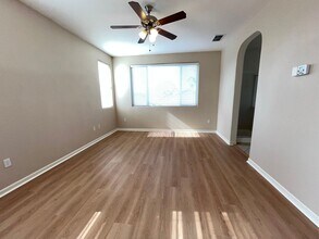 10144 Atkins Dr in Elk Grove, CA - Building Photo - Building Photo