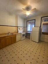 910 W Newport Ave, Unit 2 in Chicago, IL - Building Photo - Building Photo
