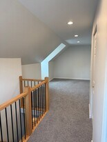 46 E 2nd St in Hummelstown, PA - Building Photo