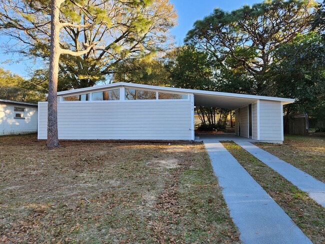 property at 909 Twinbrook Ave