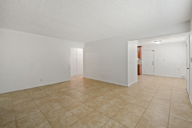 1372 S Gibbs St in Pomona, CA - Building Photo - Building Photo