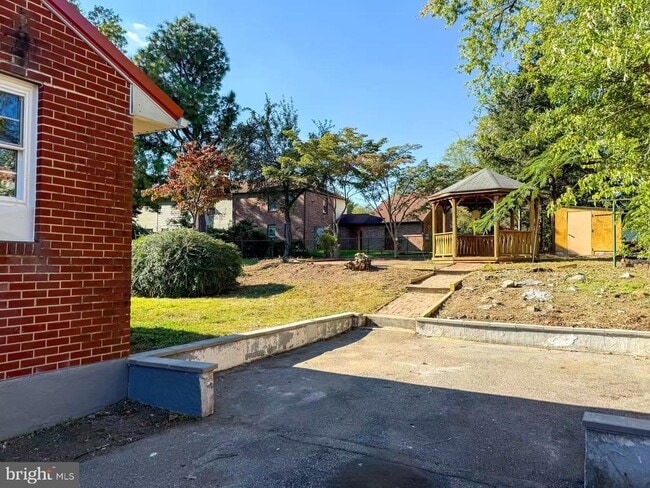 property at 533 E Park St