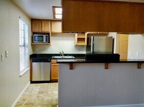 3945 Dale Rd in Modesto, CA - Building Photo - Building Photo