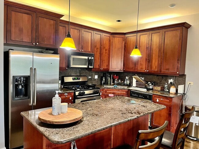 1909 S State St, Unit Unit 2 in Chicago, IL - Building Photo - Building Photo