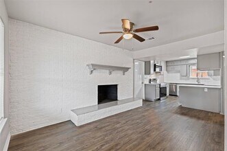 6008 Bear Creek Dr E in Fort Worth, TX - Building Photo - Building Photo