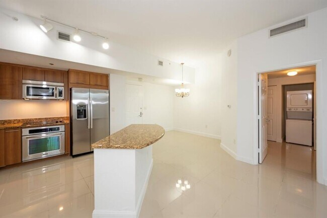 510 NW 84th Ave, Unit 638 in Plantation, FL - Building Photo - Building Photo