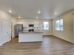 740 Dudley St in Enumclaw, WA - Building Photo - Building Photo