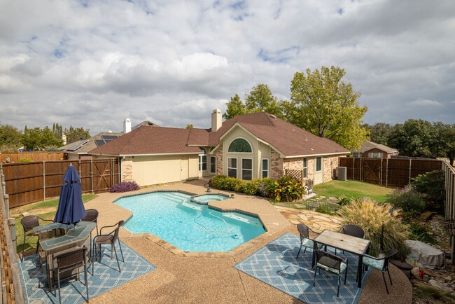 property at 3410 Los Alamos Ln