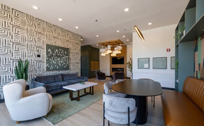 625 Deerfield Rd in Deerfield, IL - Building Photo - Building Photo