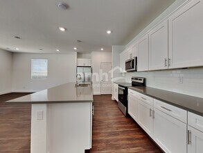 10413 Medusita St in Las Vegas, NV - Building Photo - Building Photo