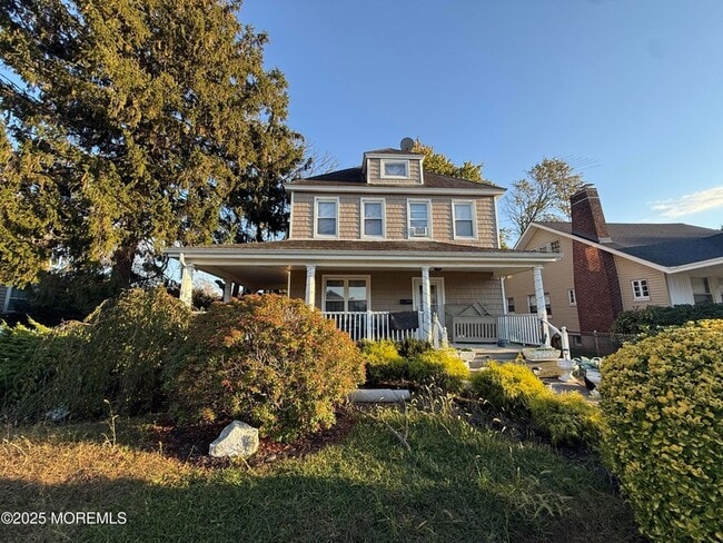 property at 604 Irving Pl