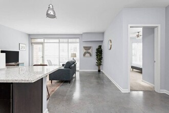 450 E Market St in Indianapolis, IN - Building Photo - Building Photo