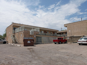 Kelso Apartments in Tucson, AZ - Building Photo - Building Photo