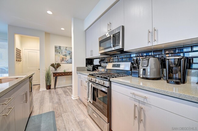 property at 10572 Acorn Pl