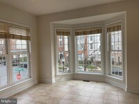 2369 Brookmoor Ln in Woodbridge, VA - Foto de edificio - Building Photo