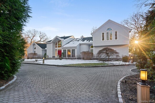 19 Mallard Dr in Lloyd Harbor, NY - Building Photo - Building Photo