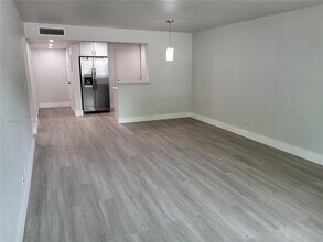 9125 SW 77th Ave in Miami, FL - Building Photo - Building Photo