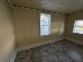 2721 Ivy Ave in Winston-Salem, NC - Foto de edificio - Building Photo