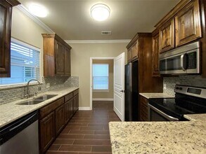 1524 S Montgomery St in Sherman, TX - Building Photo - Building Photo