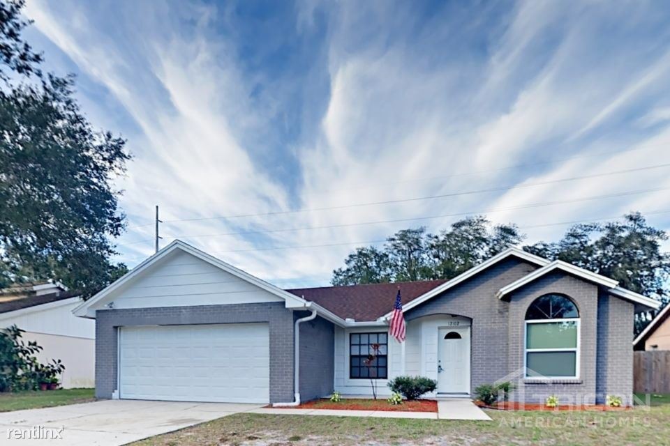 12102 Fruitwood Dr in Riverview, FL - Foto de edificio