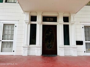 1120 Acosta St in Jacksonville, FL - Foto de edificio - Building Photo