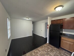 324 Banberry Dr SE in Atlanta, GA - Building Photo - Building Photo