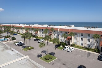 The Cloister Condominiums in Atlantic Beach, FL - Foto de edificio - Building Photo