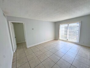 4459 Treehouse Ln in Tamarac, FL - Building Photo - Building Photo