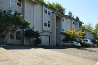 Tree Hill Commons in Portland, OR - Foto de edificio - Building Photo