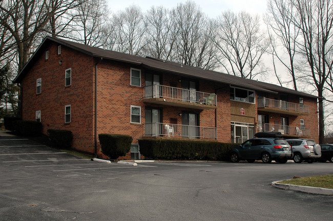 Lawrence Hill Apartments in Havertown, PA - Building Photo - Building Photo