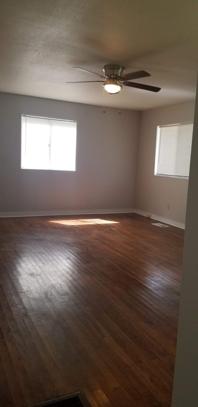 124 Pecan Street, Unit Side B in Raymond, MS - Building Photo - Building Photo